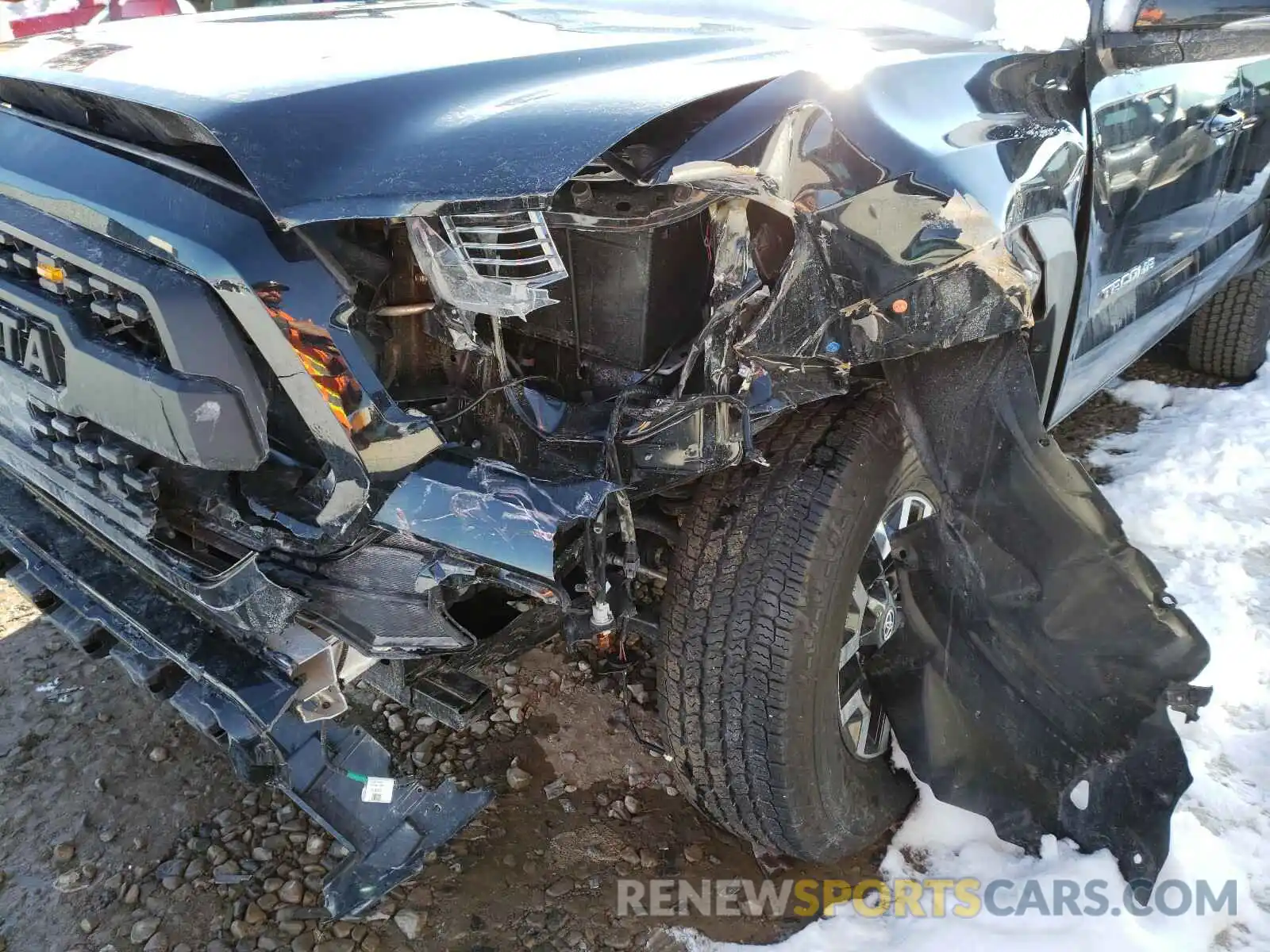 9 Photograph of a damaged car 3TMCZ5ANXMM392546 TOYOTA TACOMA 2021