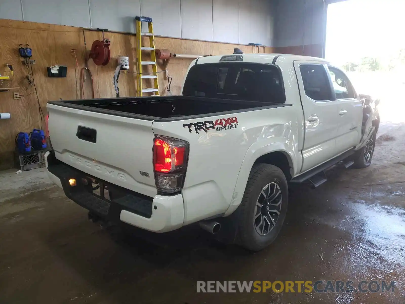 4 Photograph of a damaged car 3TMCZ5ANXMM401679 TOYOTA TACOMA 2021