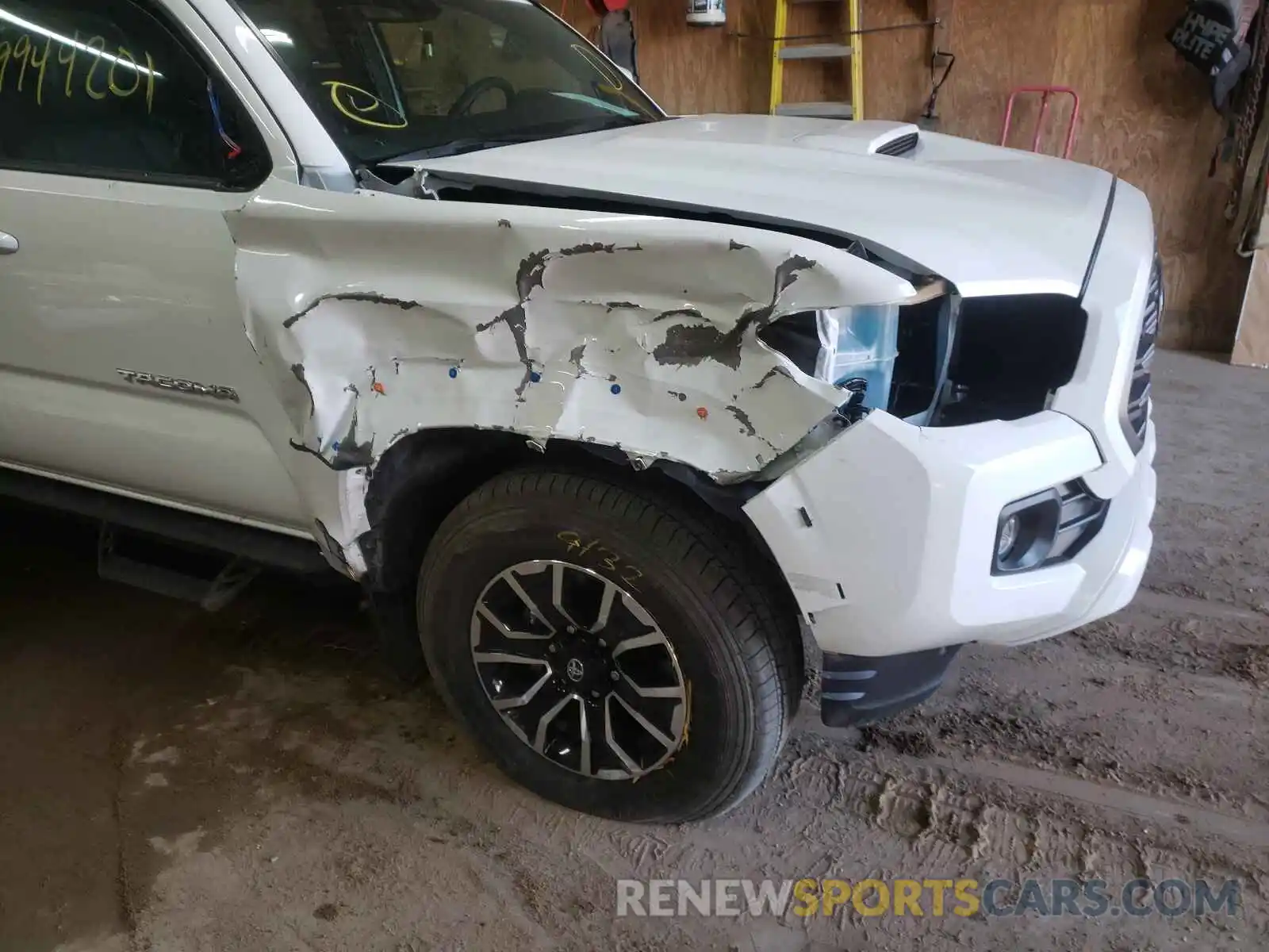 9 Photograph of a damaged car 3TMCZ5ANXMM401679 TOYOTA TACOMA 2021