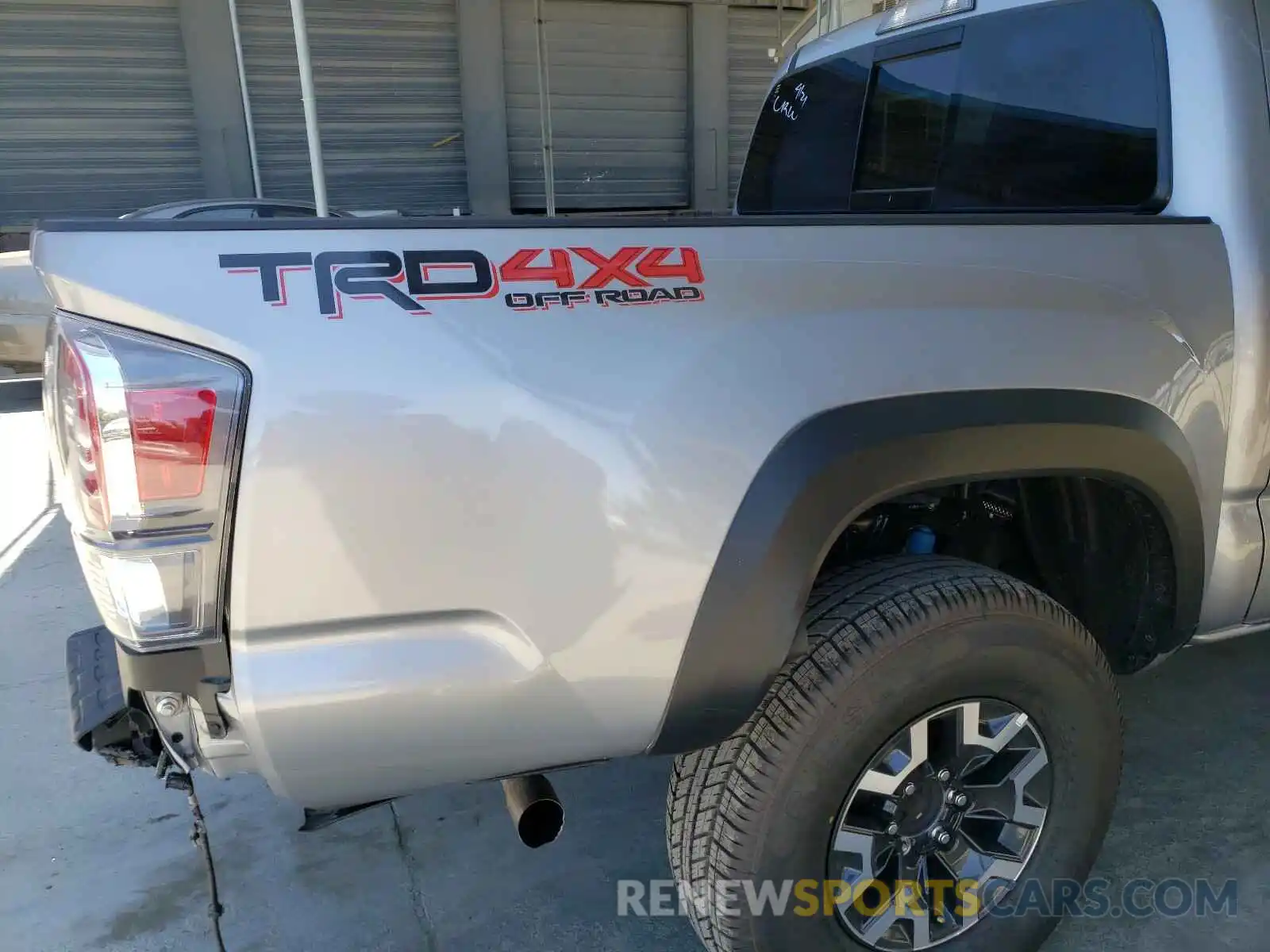 9 Photograph of a damaged car 3TMCZ5ANXMM401715 TOYOTA TACOMA 2021