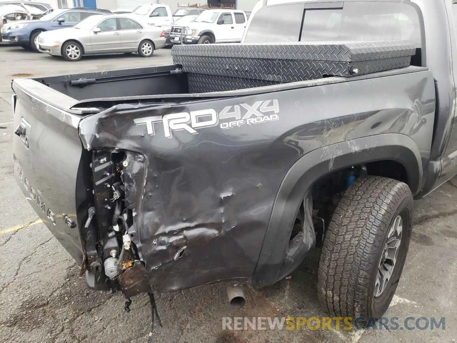 9 Photograph of a damaged car 3TMCZ5ANXMM403741 TOYOTA TACOMA 2021