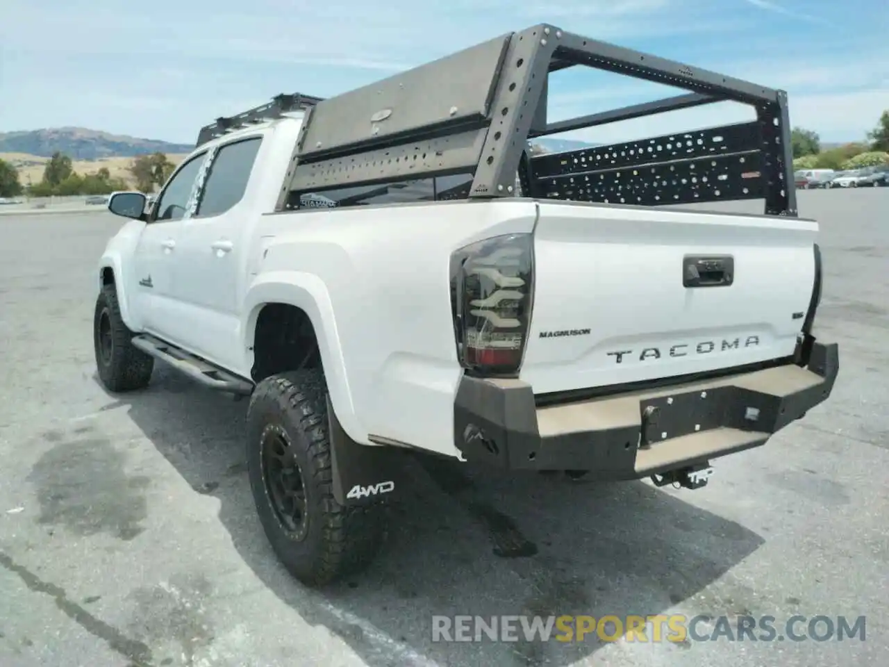 3 Photograph of a damaged car 3TMCZ5ANXMM432768 TOYOTA TACOMA 2021