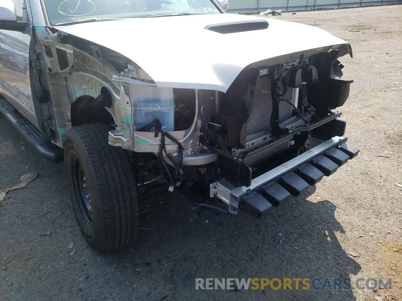 9 Photograph of a damaged car 3TMDZ5BN0MM105945 TOYOTA TACOMA 2021