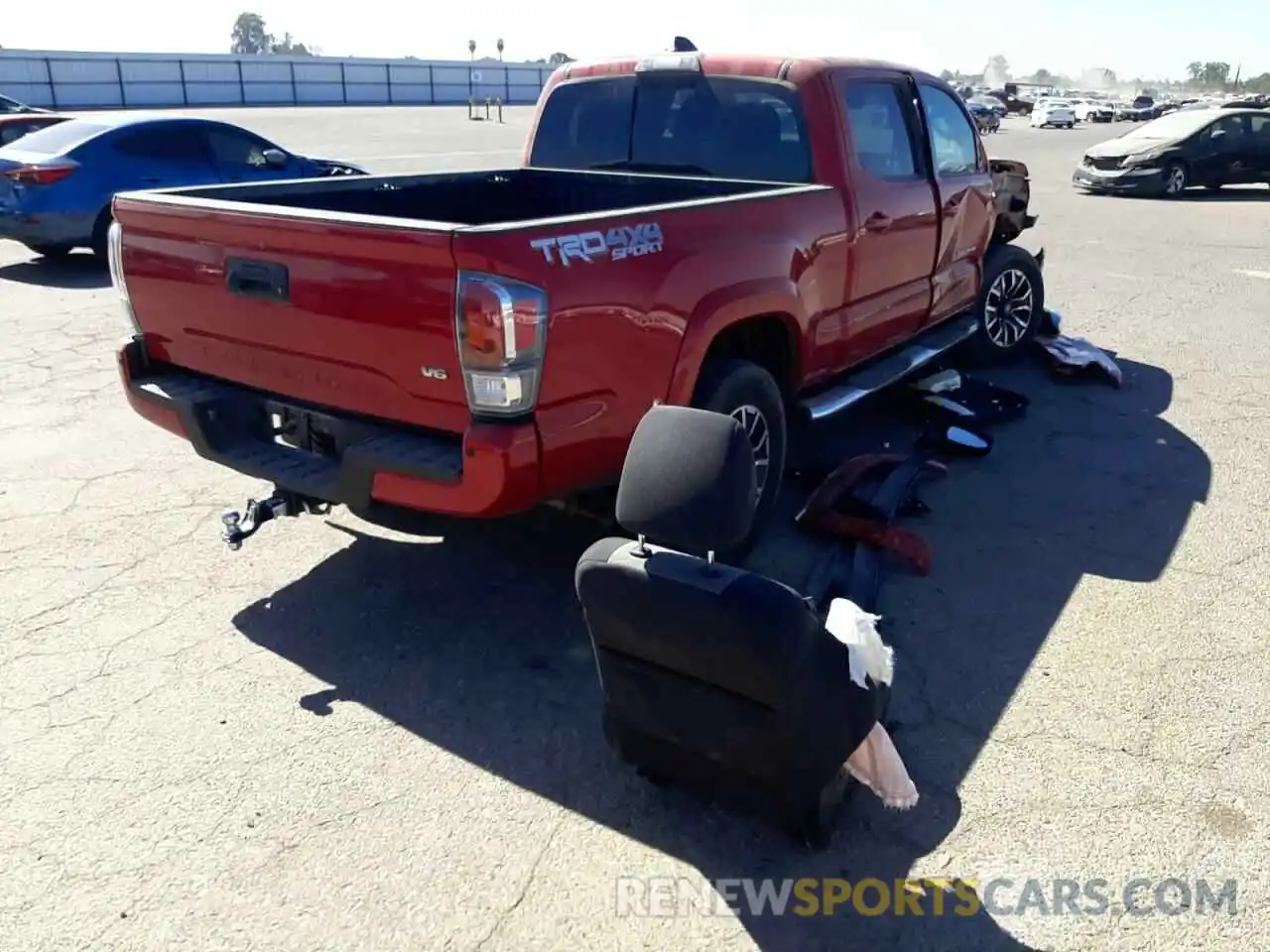 4 Photograph of a damaged car 3TMDZ5BN0MM118825 TOYOTA TACOMA 2021