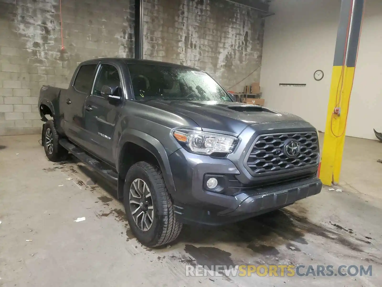 1 Photograph of a damaged car 3TMDZ5BN2MM105851 TOYOTA TACOMA 2021