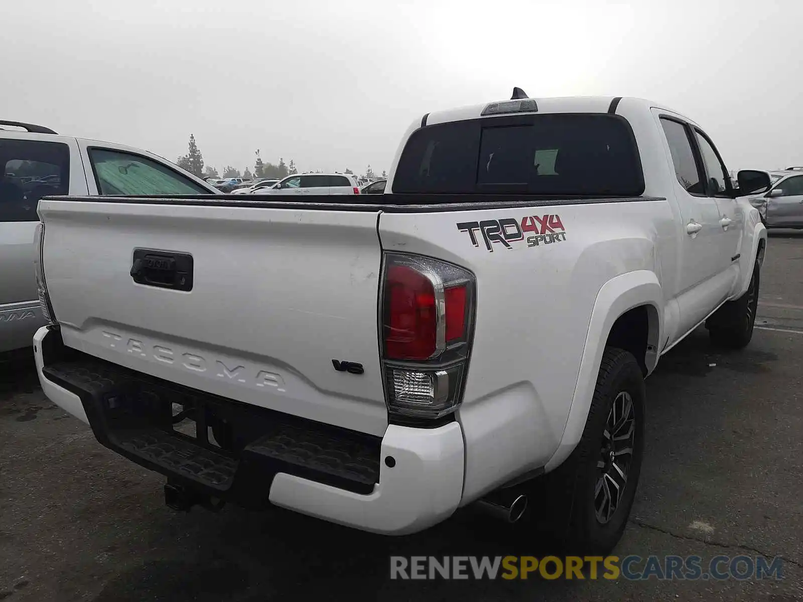 4 Photograph of a damaged car 3TMDZ5BN2MM120415 TOYOTA TACOMA 2021