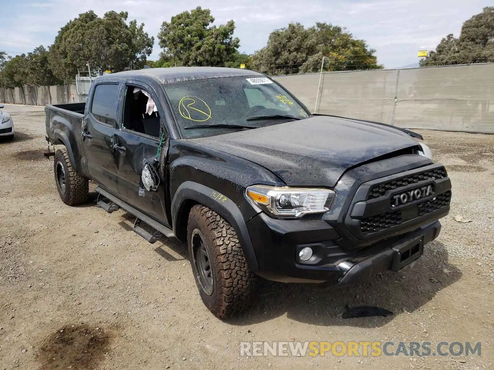 1 Photograph of a damaged car 3TMDZ5BN4MM113238 TOYOTA TACOMA 2021