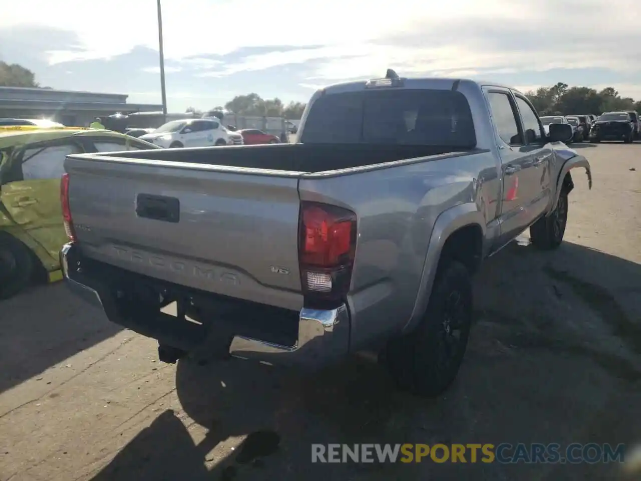 4 Photograph of a damaged car 3TMDZ5BN5MM118044 TOYOTA TACOMA 2021