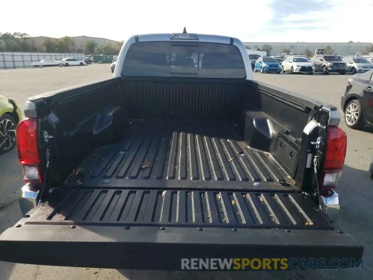 9 Photograph of a damaged car 3TMDZ5BN5MM118044 TOYOTA TACOMA 2021