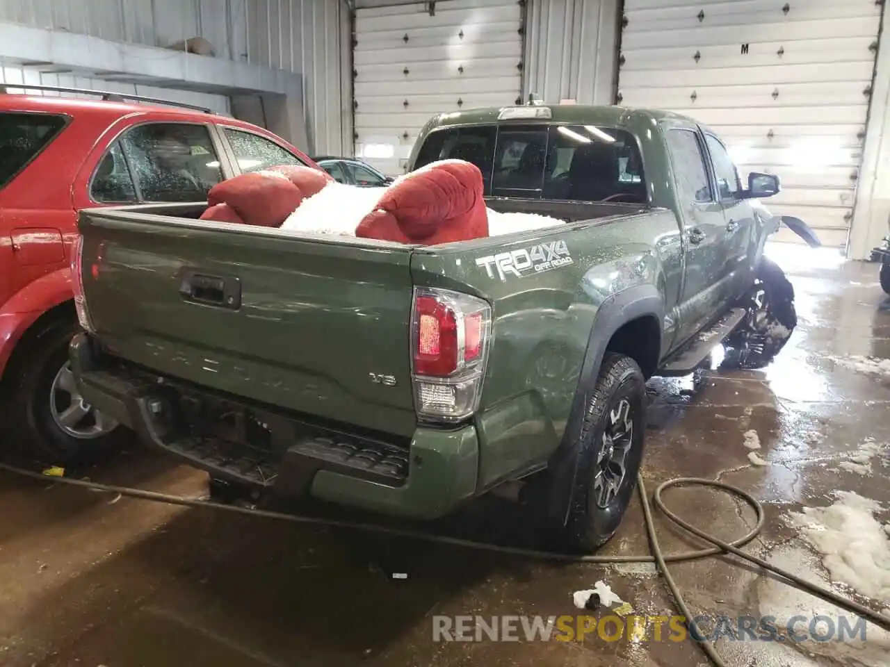 4 Photograph of a damaged car 3TMDZ5BN6MM100782 TOYOTA TACOMA 2021