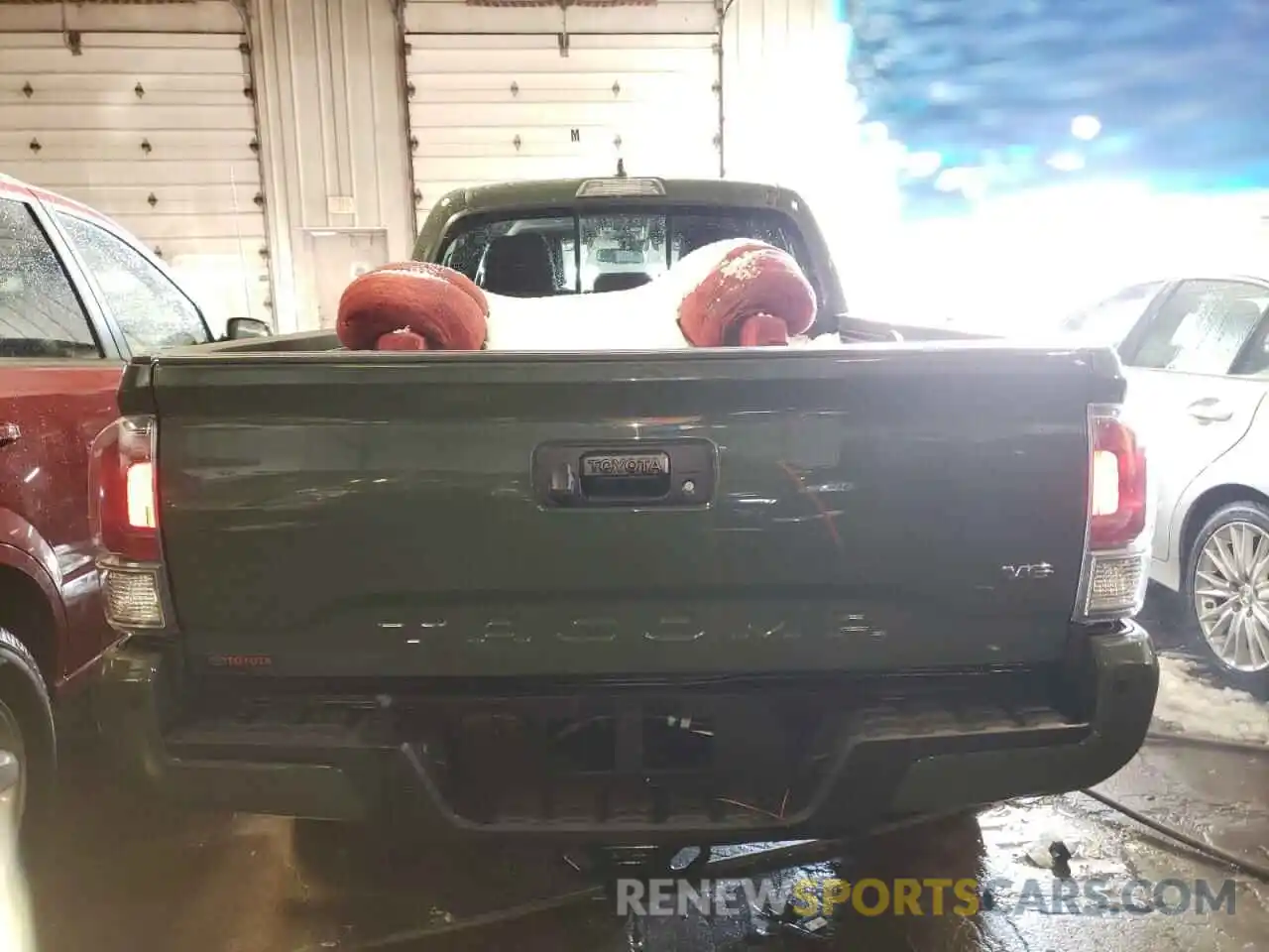 9 Photograph of a damaged car 3TMDZ5BN6MM100782 TOYOTA TACOMA 2021