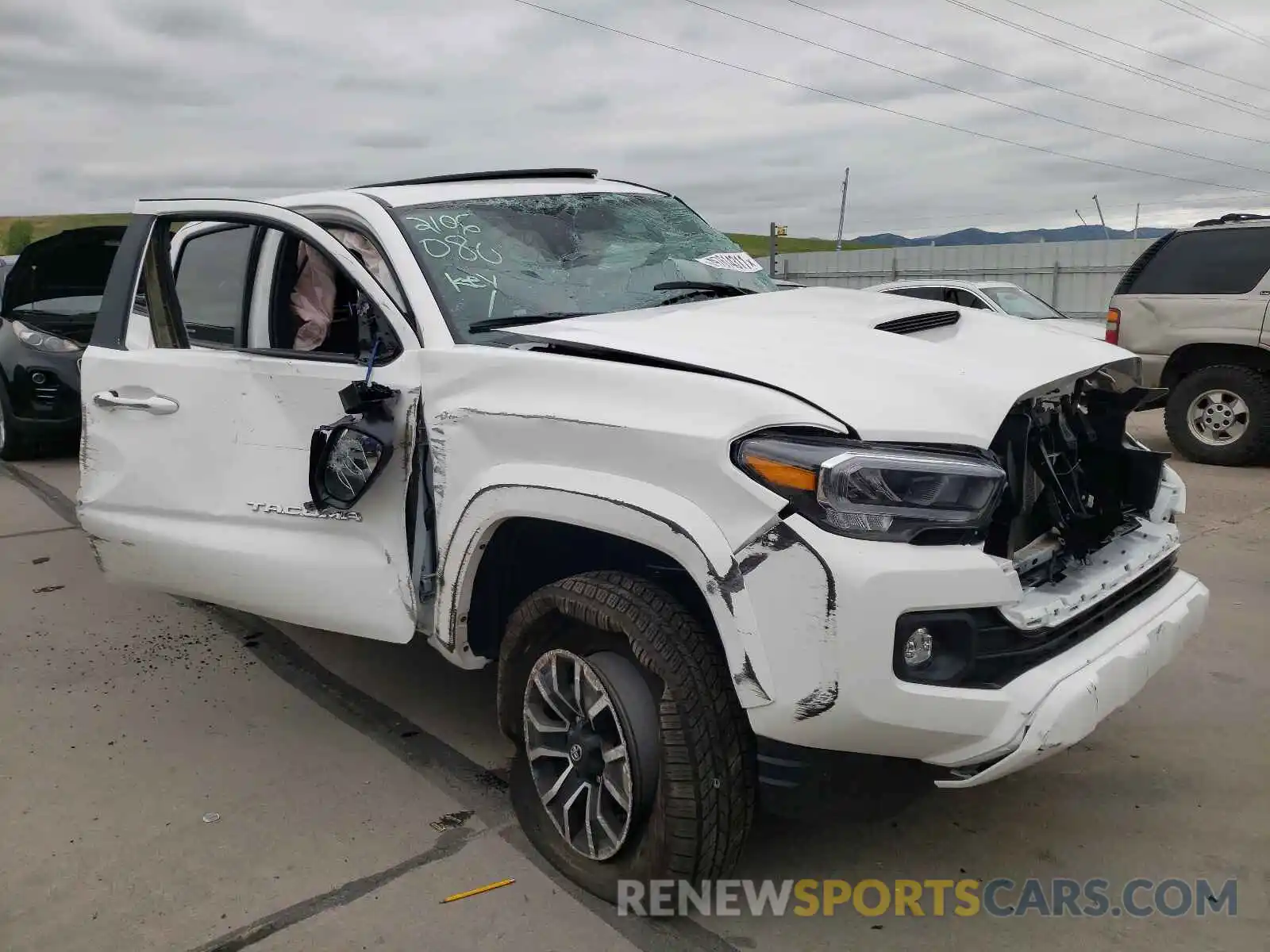 1 Photograph of a damaged car 3TMDZ5BN6MM110082 TOYOTA TACOMA 2021