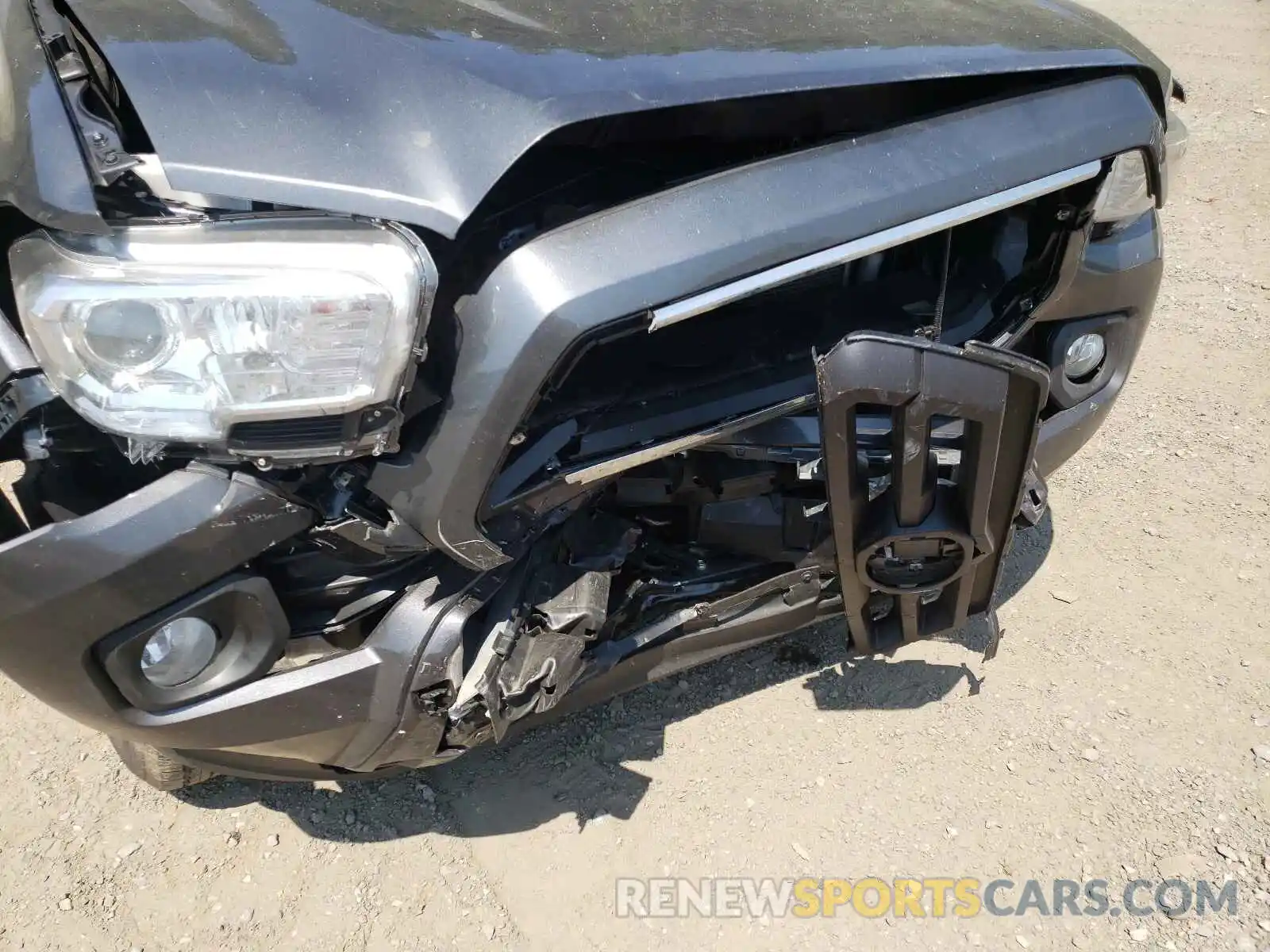 9 Photograph of a damaged car 3TMDZ5BN6MM110423 TOYOTA TACOMA 2021