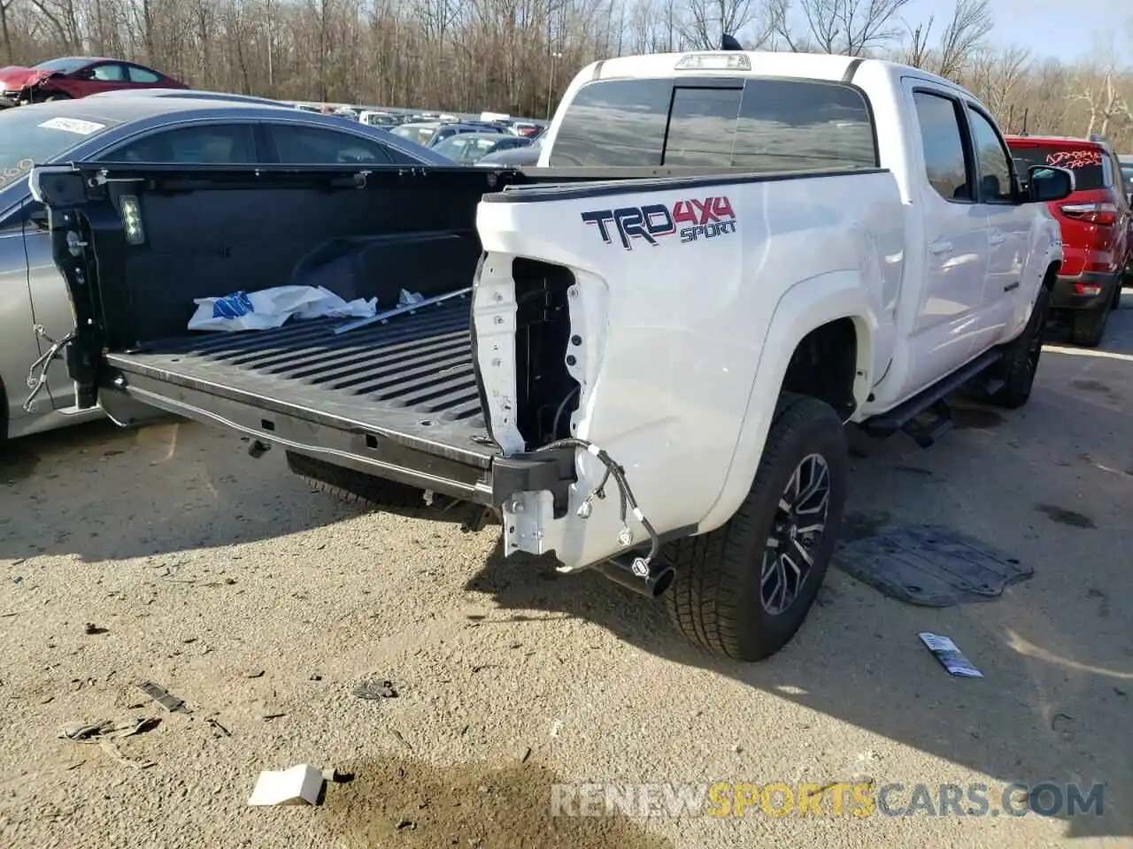 4 Photograph of a damaged car 3TMDZ5BN7MM104503 TOYOTA TACOMA 2021