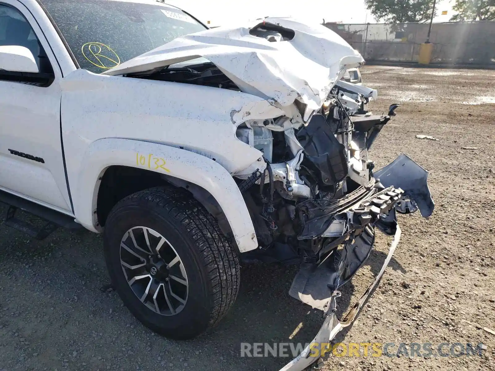 9 Photograph of a damaged car 3TMDZ5BN7MM105019 TOYOTA TACOMA 2021