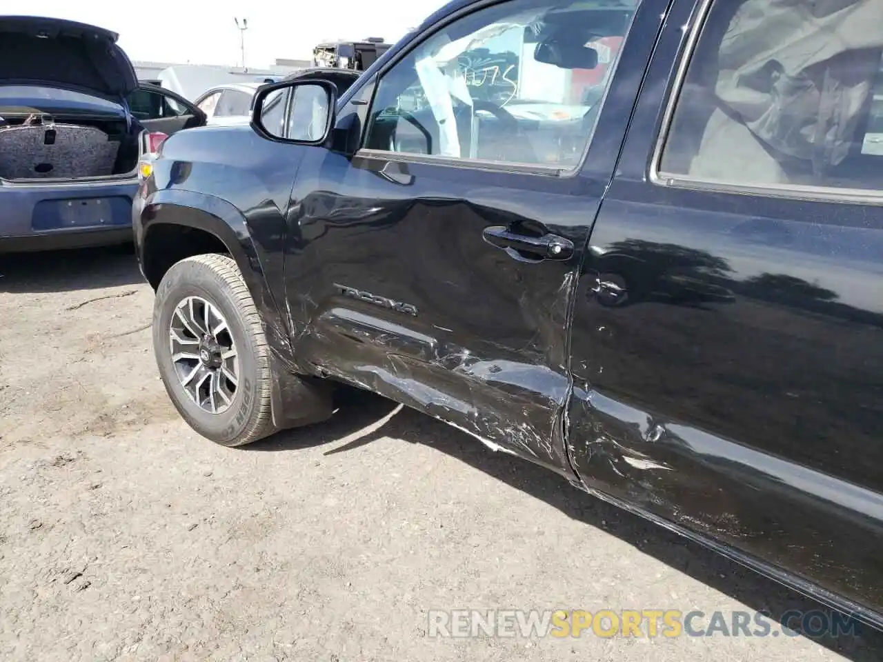 9 Photograph of a damaged car 3TMDZ5BN7MM114092 TOYOTA TACOMA 2021