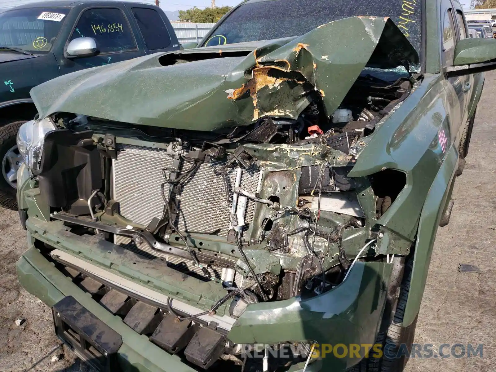 9 Photograph of a damaged car 3TMDZ5BN8MM110388 TOYOTA TACOMA 2021