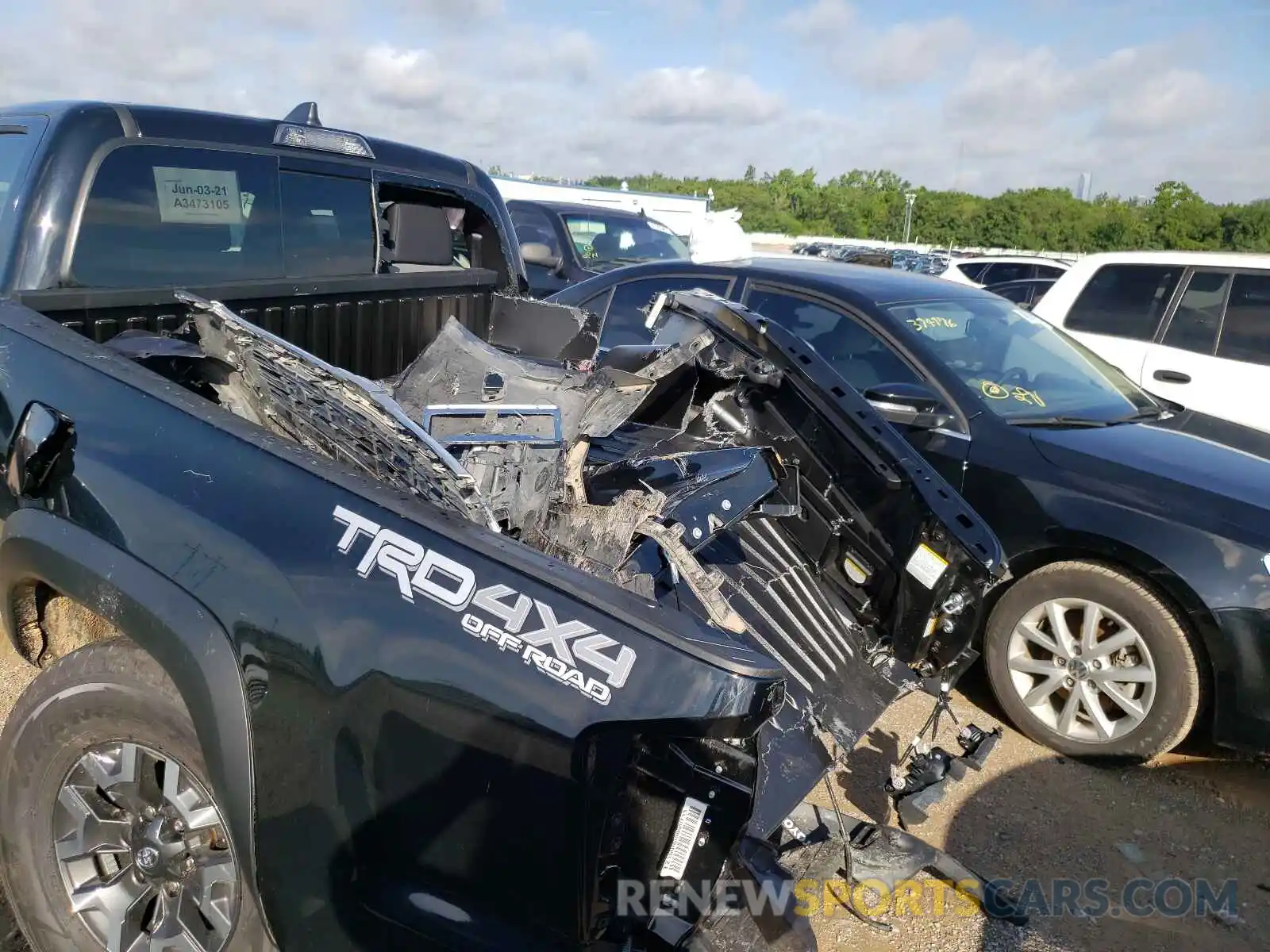 9 Photograph of a damaged car 3TMDZ5BN8MM111251 TOYOTA TACOMA 2021