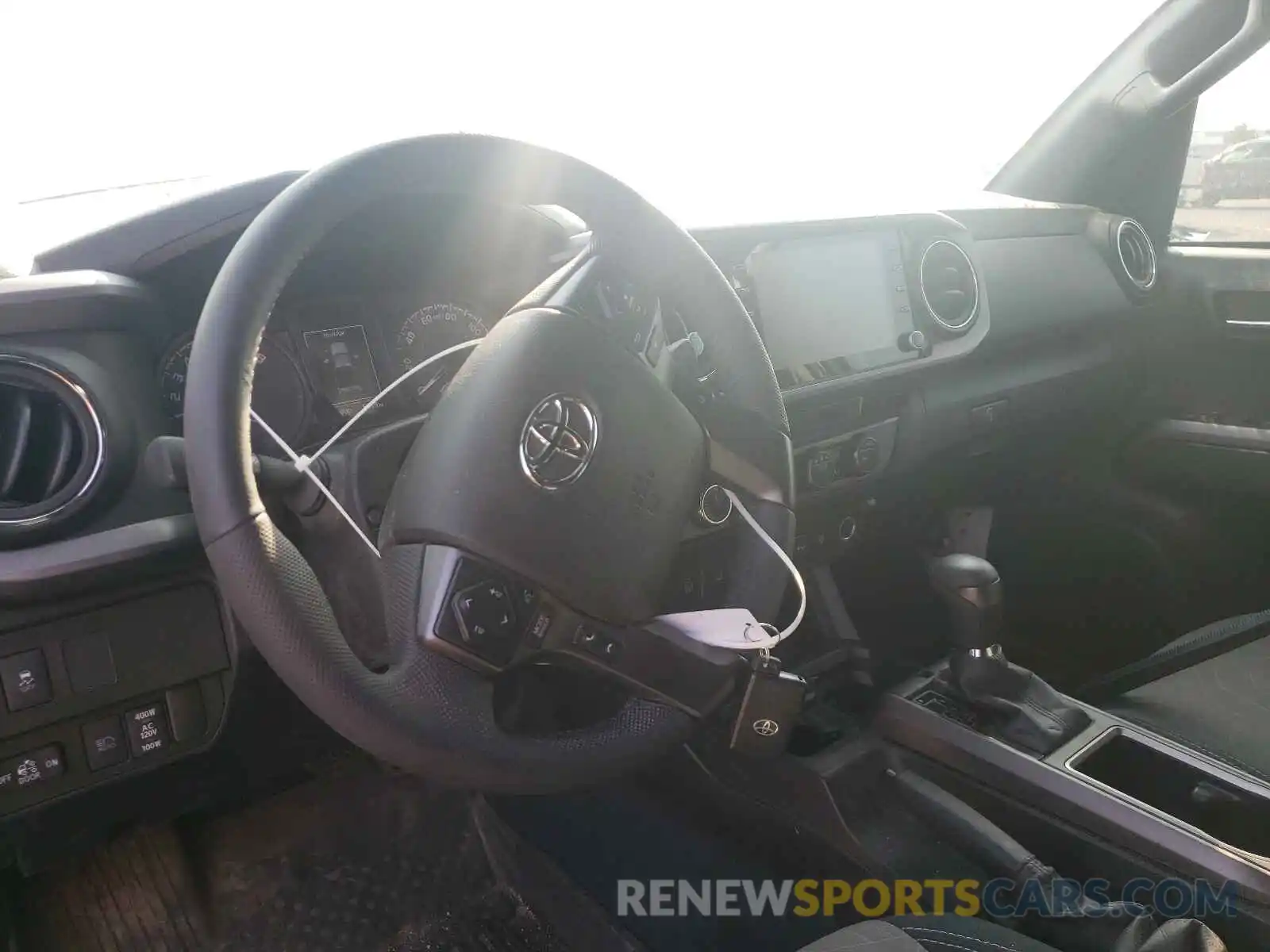 9 Photograph of a damaged car 3TMDZ5BN8MM112061 TOYOTA TACOMA 2021