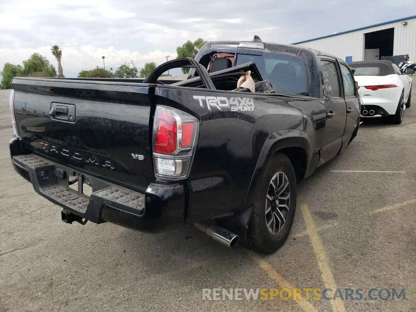 4 Photograph of a damaged car 3TMDZ5BN9MM106172 TOYOTA TACOMA 2021