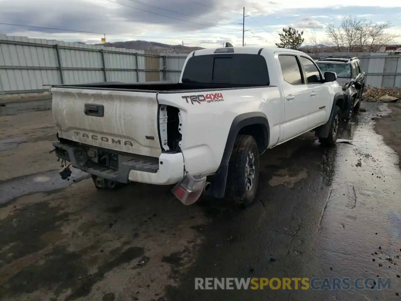 4 Photograph of a damaged car 3TMDZ5BN9MM119245 TOYOTA TACOMA 2021