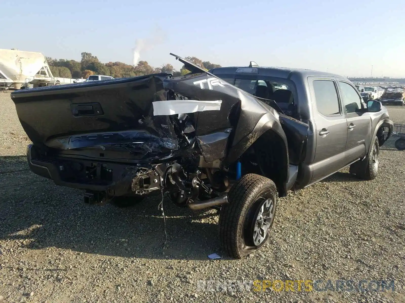 4 Photograph of a damaged car 3TMDZ5BNXMM101112 TOYOTA TACOMA 2021