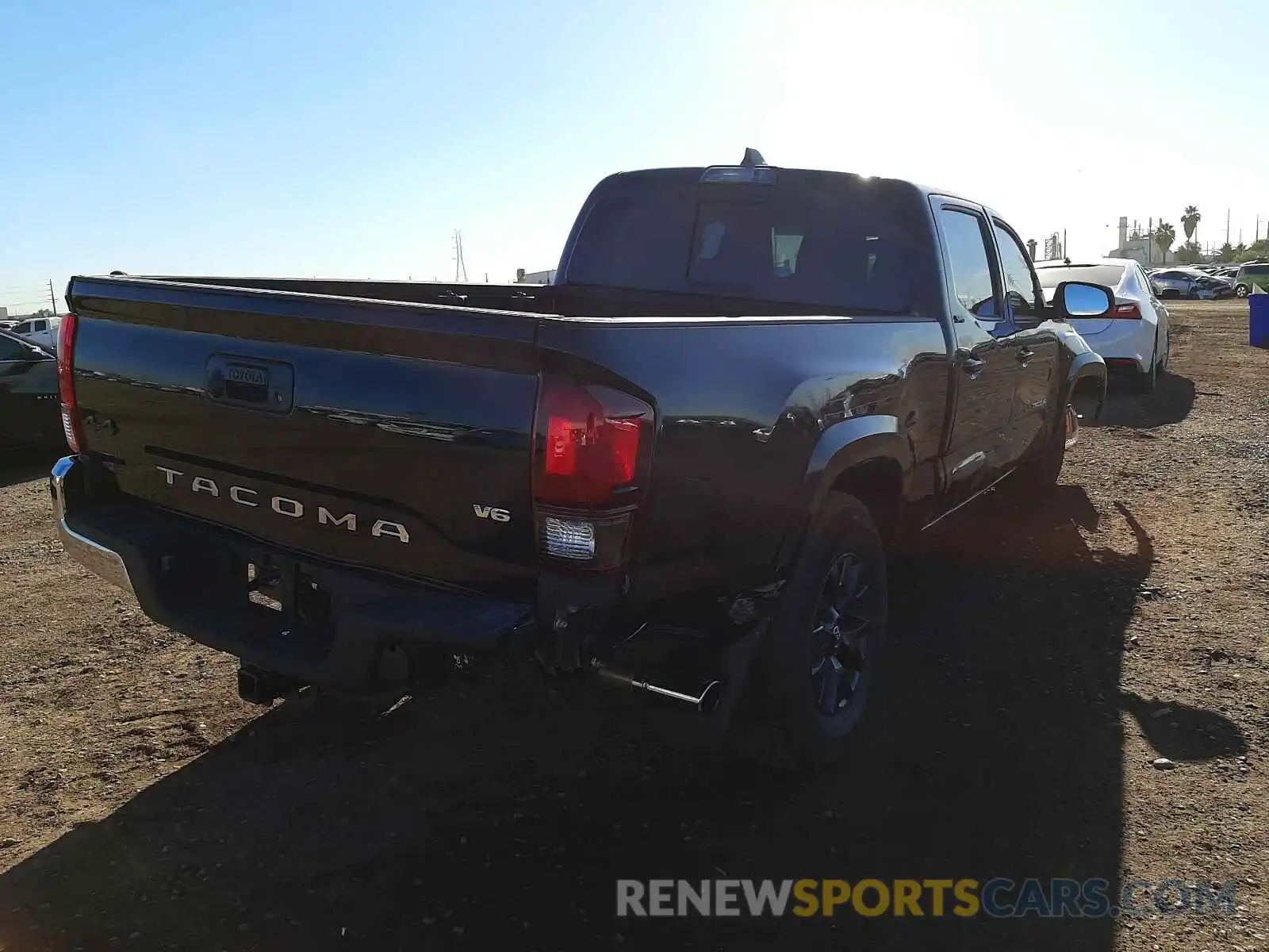 4 Photograph of a damaged car 3TMDZ5BNXMM103765 TOYOTA TACOMA 2021