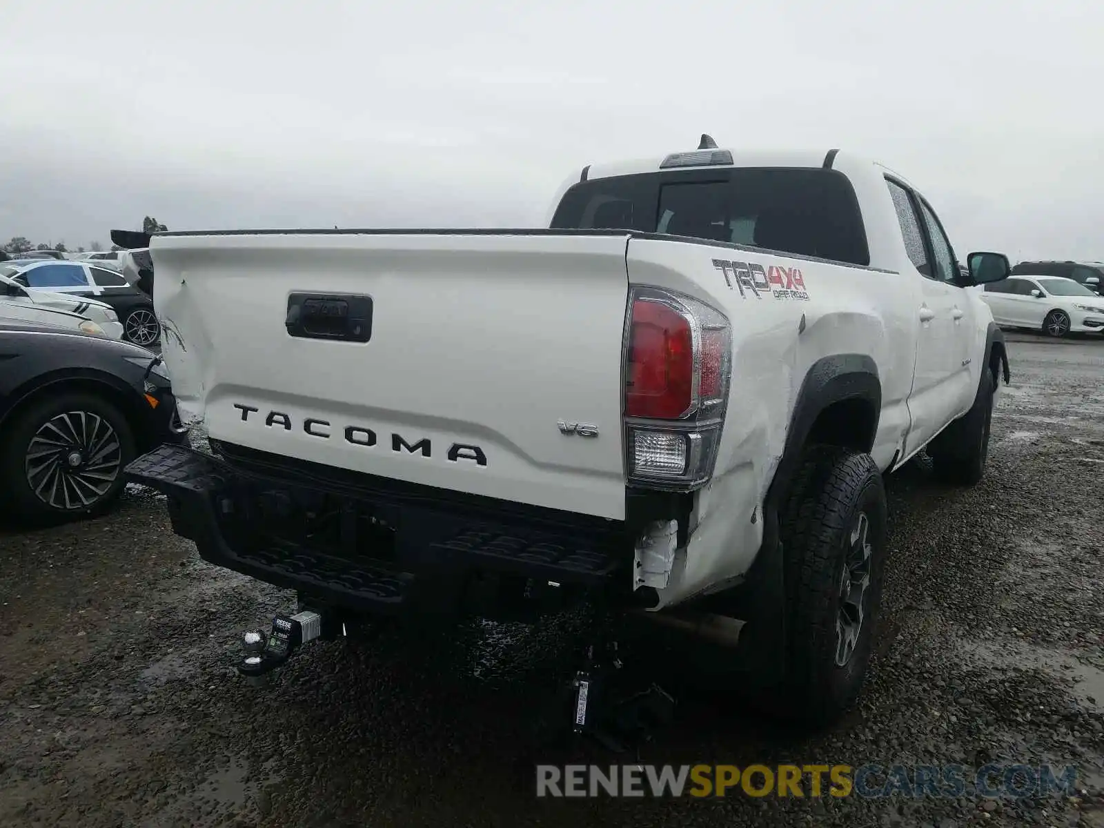 4 Photograph of a damaged car 3TMDZ5BNXMM105631 TOYOTA TACOMA 2021