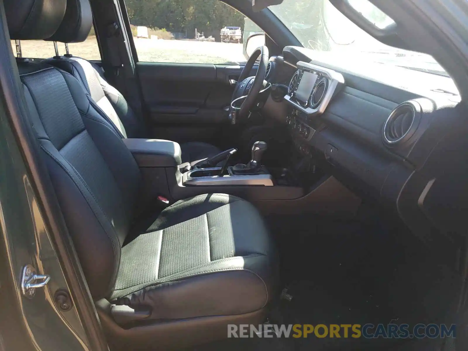 5 Photograph of a damaged car 3TMGZ5AN2MM380831 TOYOTA TACOMA 2021