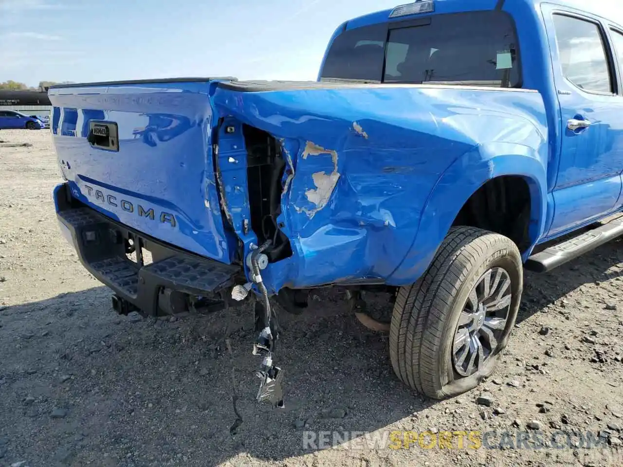 9 Photograph of a damaged car 3TMGZ5AN4MM384864 TOYOTA TACOMA 2021