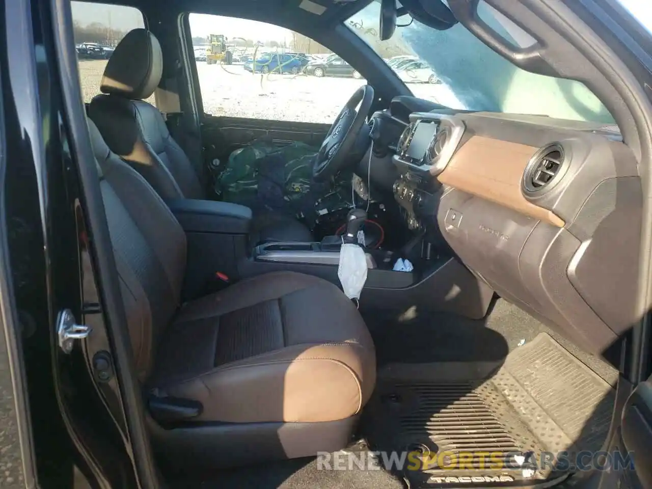 5 Photograph of a damaged car 3TMGZ5AN4MM386047 TOYOTA TACOMA 2021