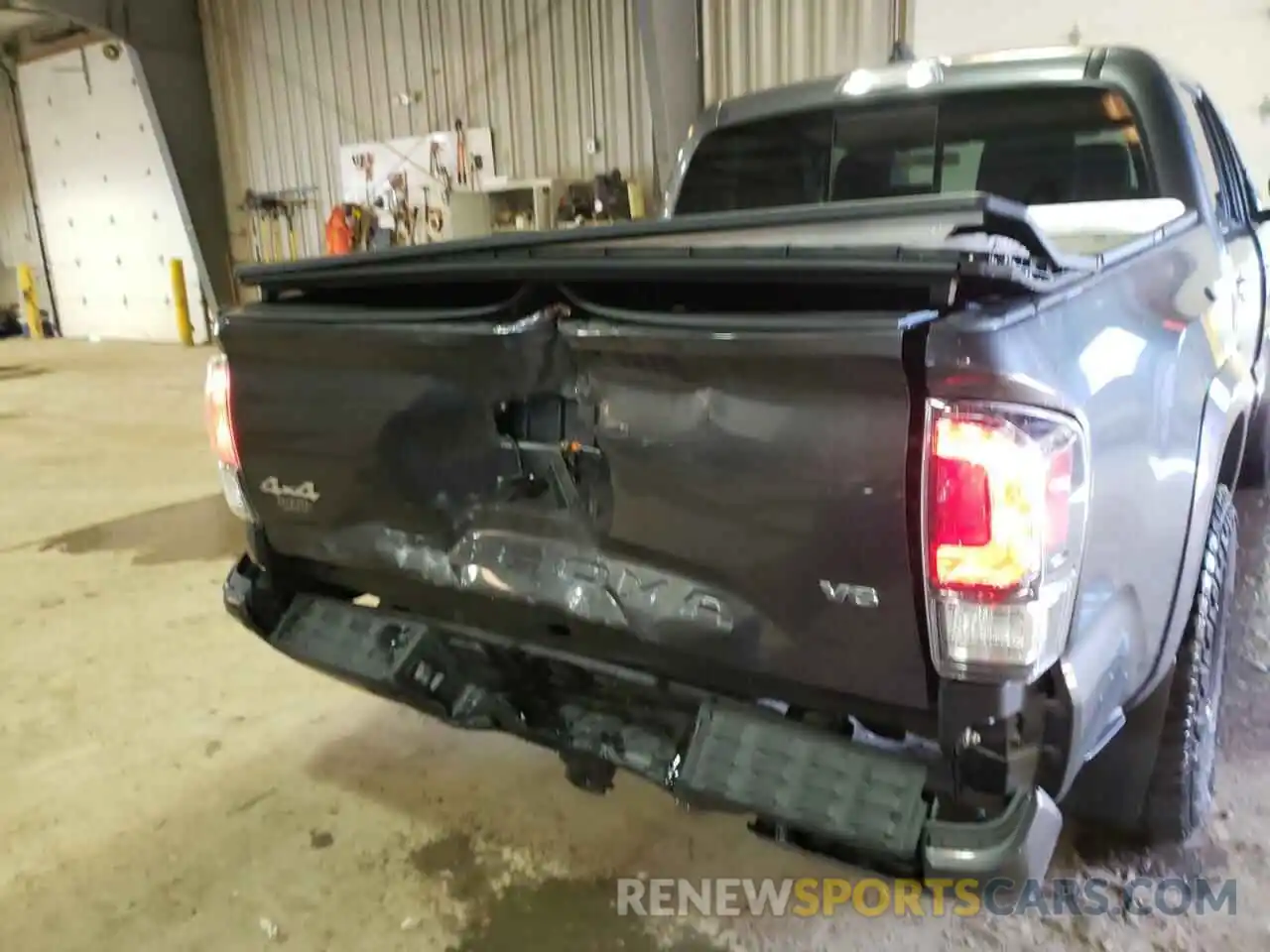 9 Photograph of a damaged car 3TMGZ5AN4MM423128 TOYOTA TACOMA 2021