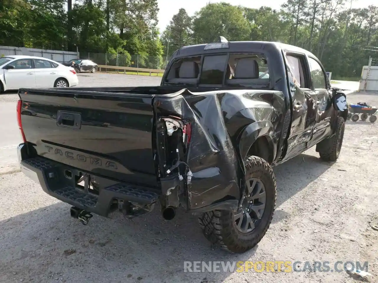 4 Photograph of a damaged car 3TYAX5GN0MT012915 TOYOTA TACOMA 2021