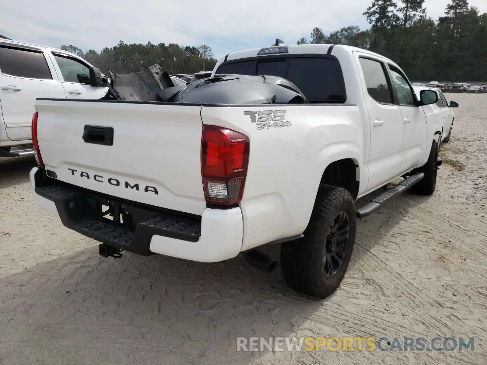 4 Photograph of a damaged car 3TYAX5GN0MT032470 TOYOTA TACOMA 2021