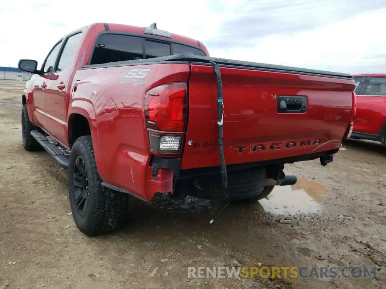 3 Photograph of a damaged car 3TYAX5GN1MT011868 TOYOTA TACOMA 2021