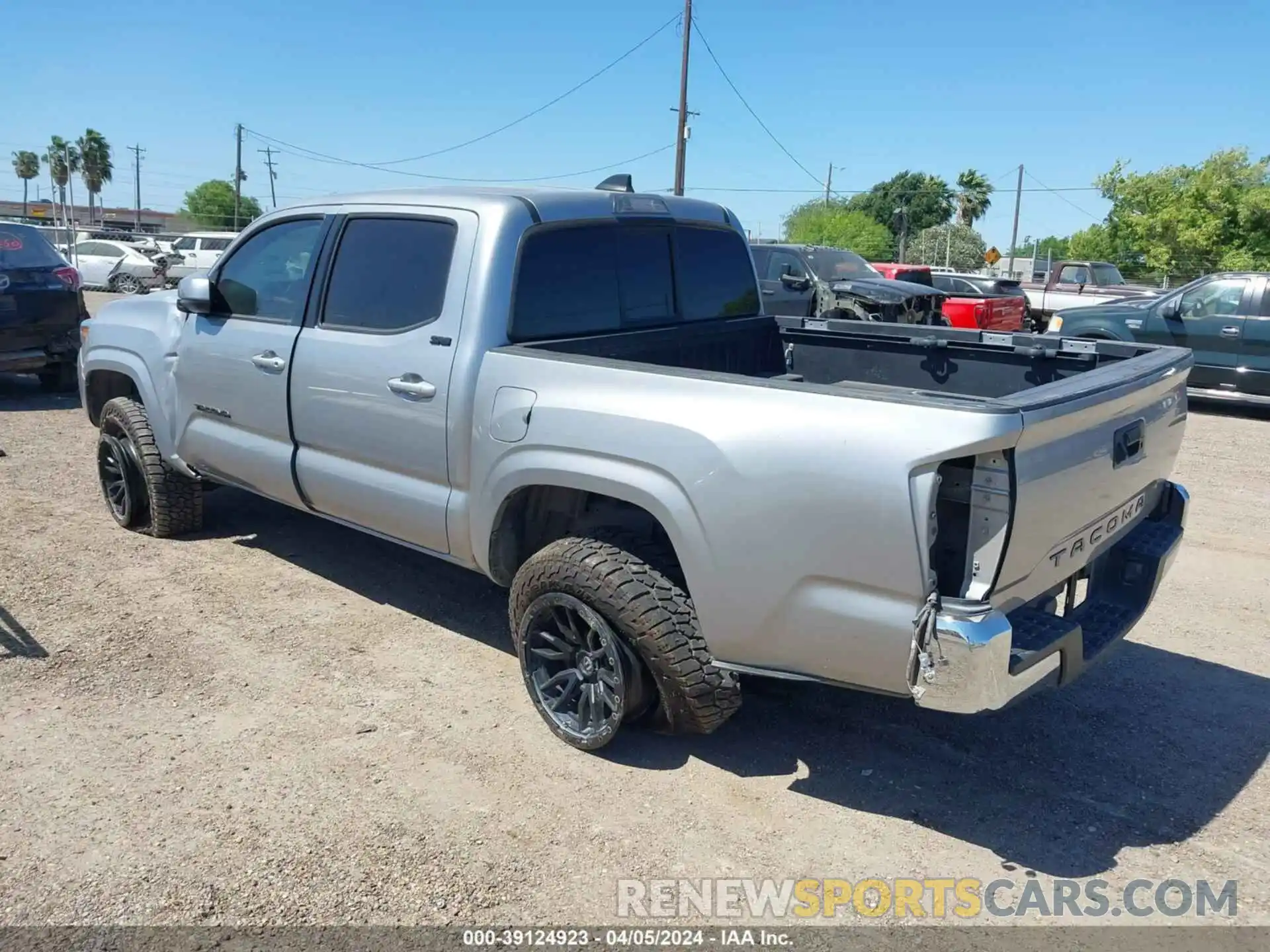 3 Photograph of a damaged car 3TYAX5GN2MT019025 TOYOTA TACOMA 2021