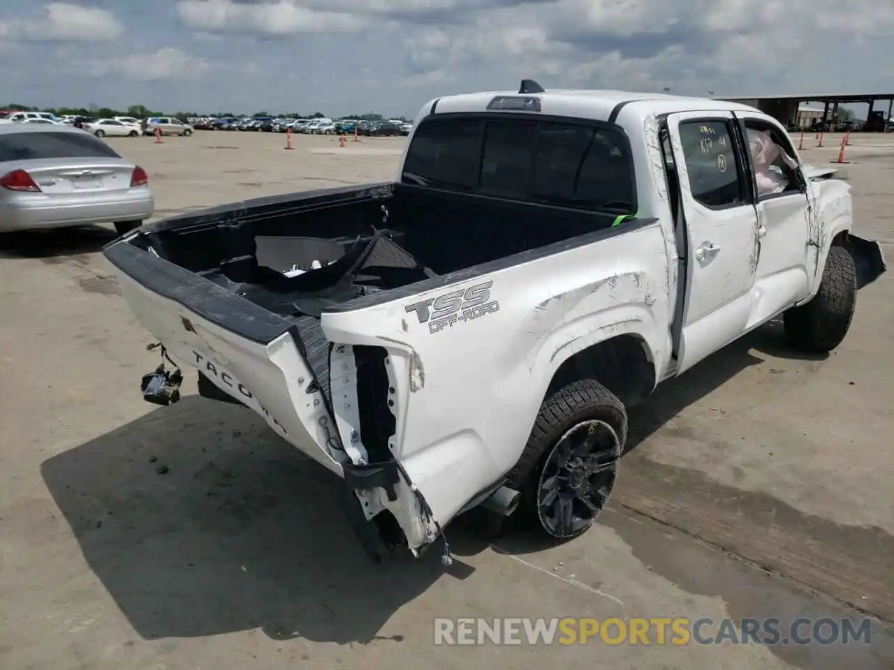 4 Photograph of a damaged car 3TYAX5GN2MT023771 TOYOTA TACOMA 2021