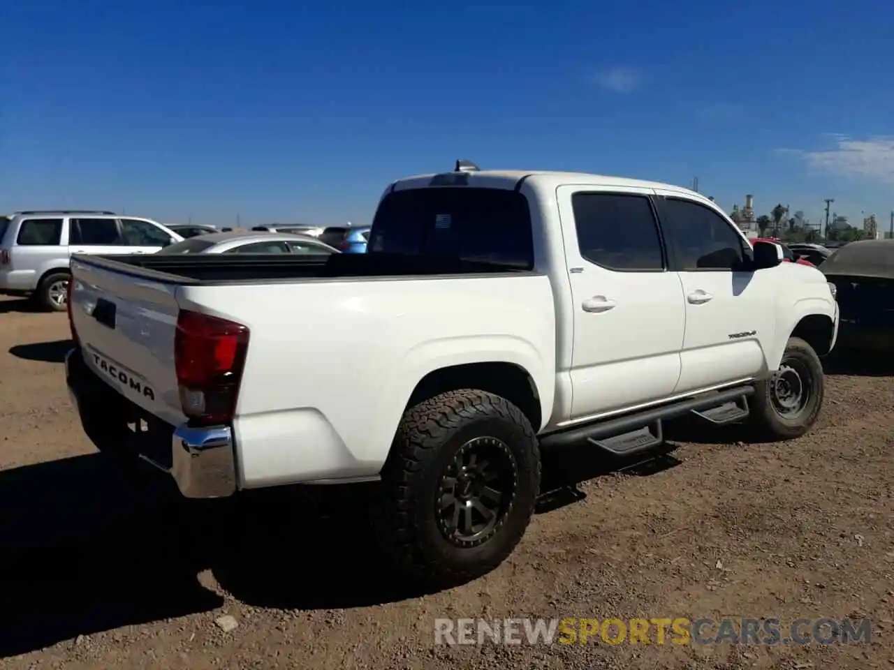 4 Photograph of a damaged car 3TYAX5GN2MT029117 TOYOTA TACOMA 2021