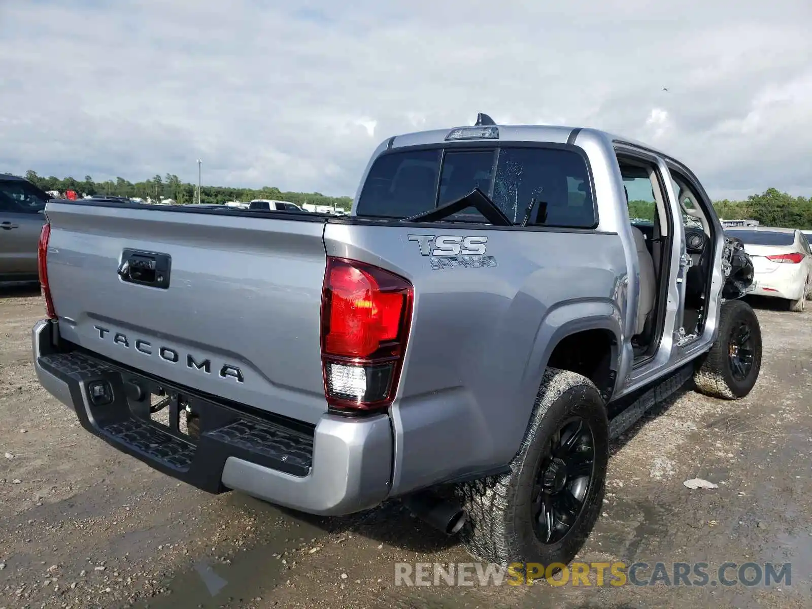 4 Фотография поврежденного автомобиля 3TYAX5GN3MT027070 TOYOTA TACOMA 2021