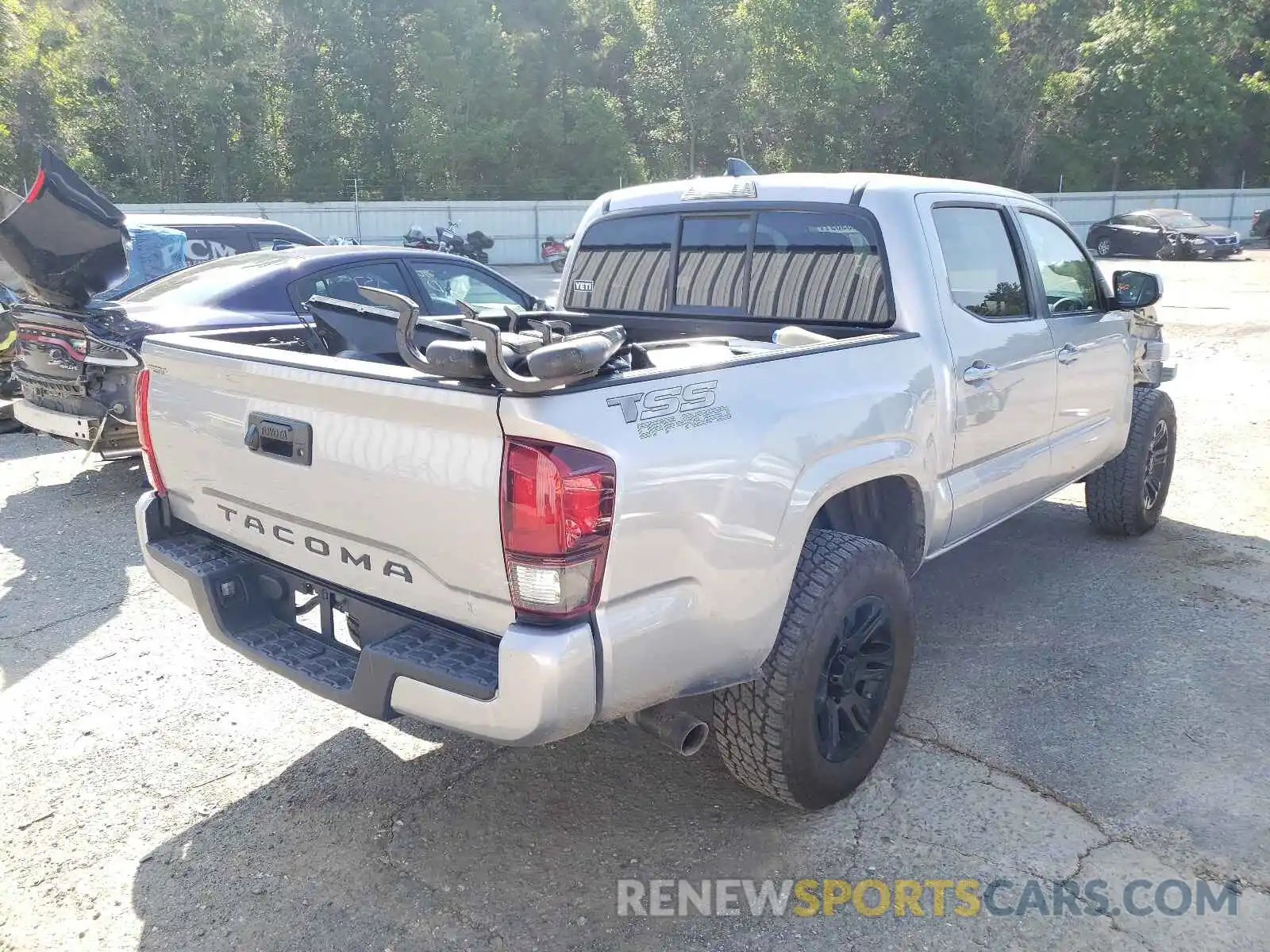 4 Photograph of a damaged car 3TYAX5GN4MT017020 TOYOTA TACOMA 2021