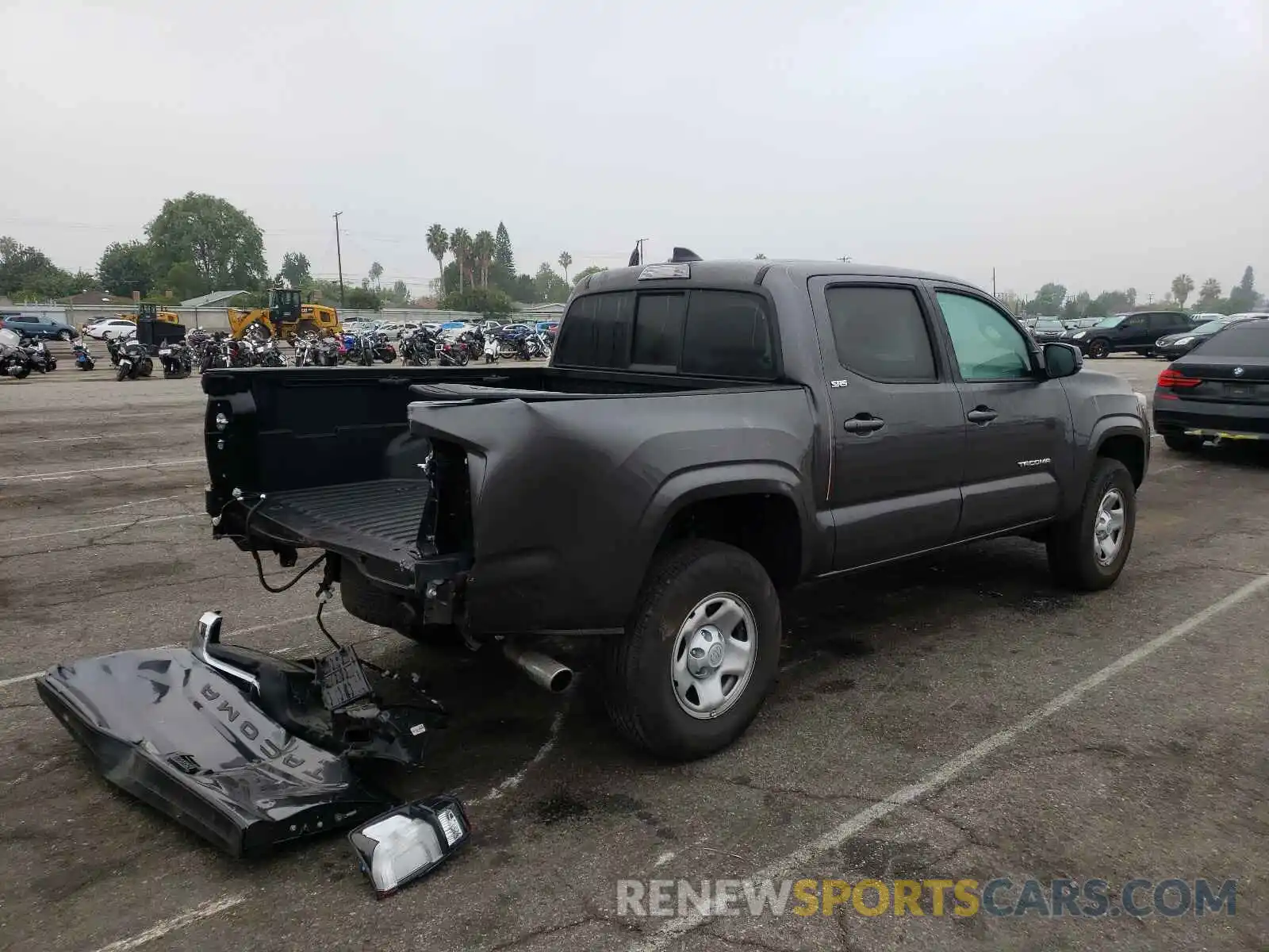 4 Фотография поврежденного автомобиля 3TYAX5GN6MT014605 TOYOTA TACOMA 2021