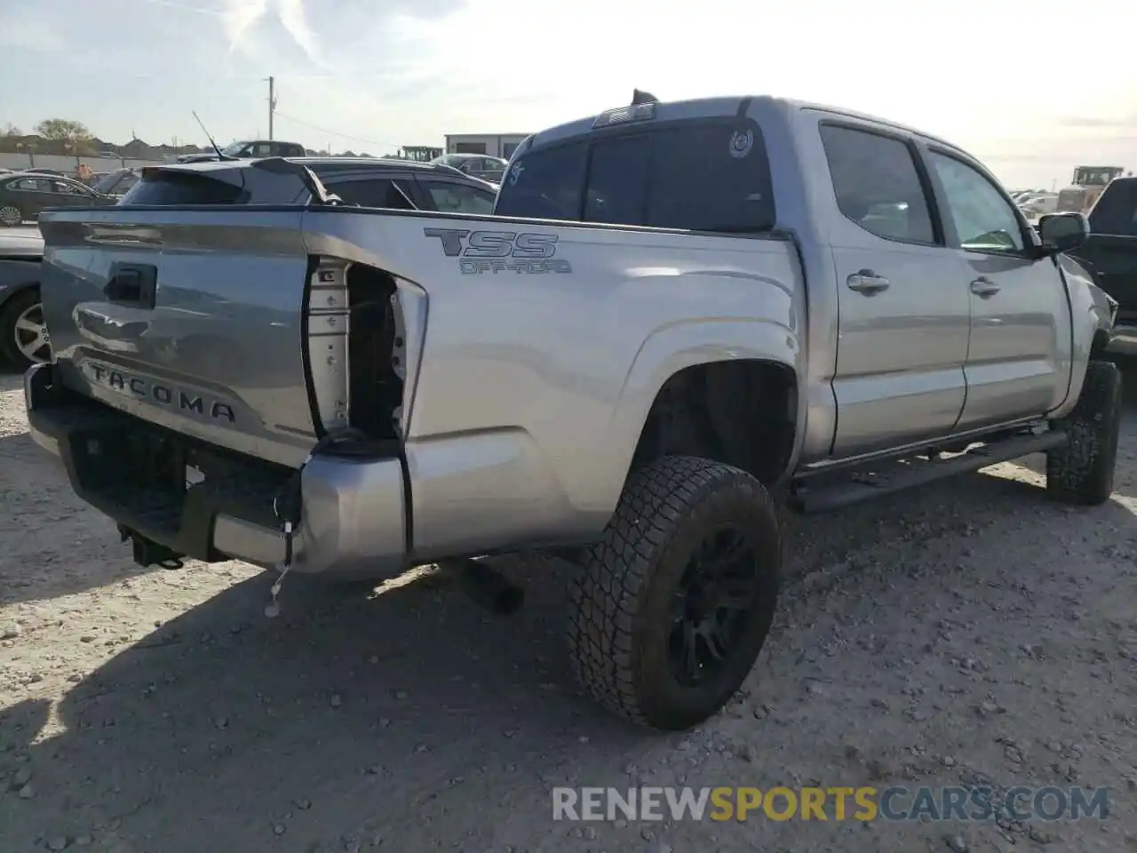 4 Photograph of a damaged car 3TYAX5GN6MT018198 TOYOTA TACOMA 2021