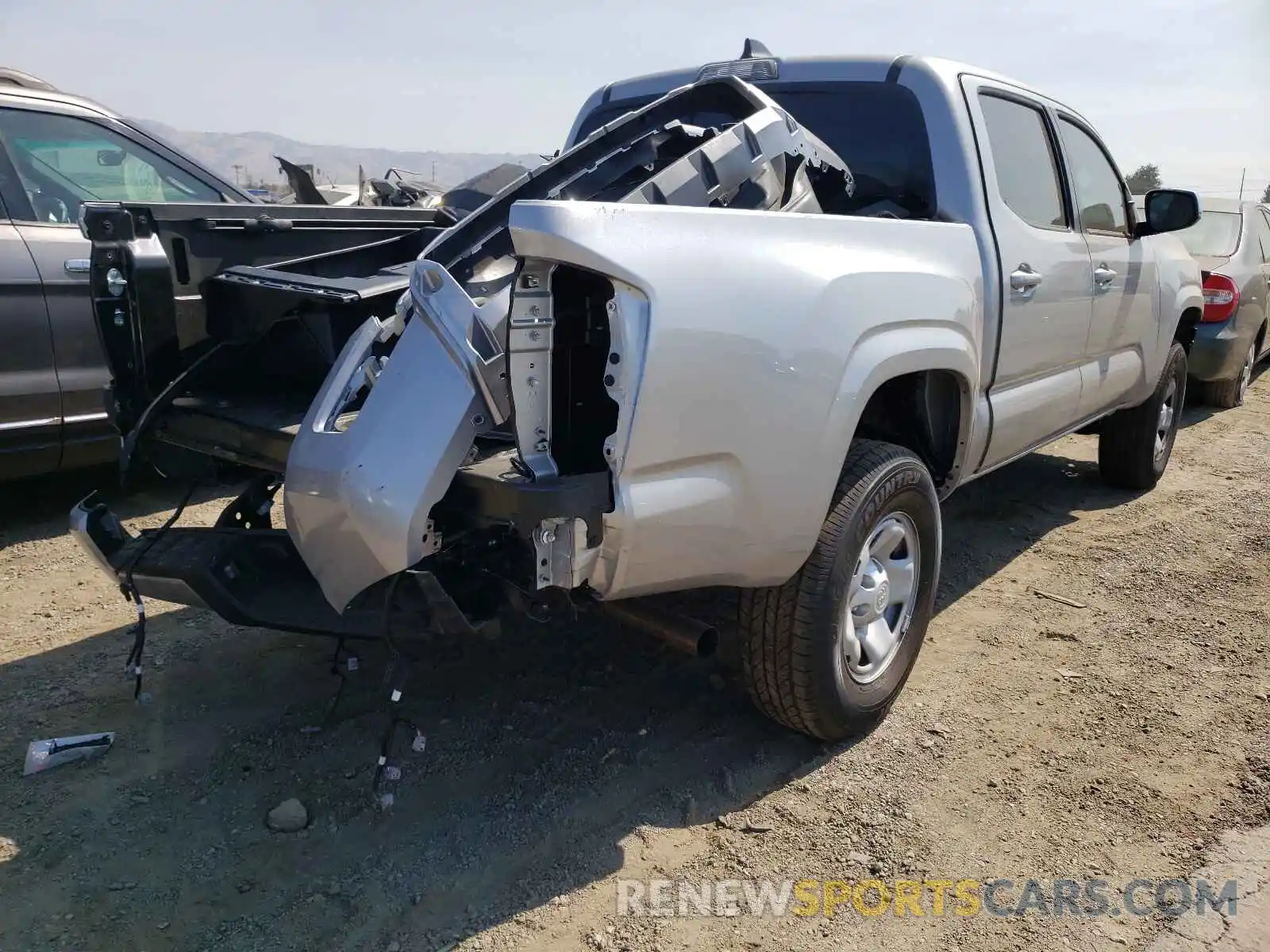 4 Фотография поврежденного автомобиля 3TYAX5GN6MT023661 TOYOTA TACOMA 2021