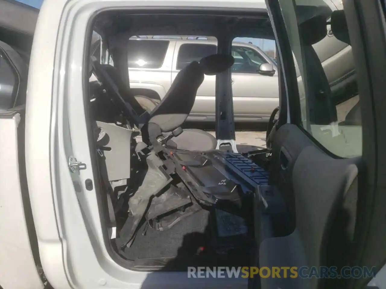 6 Photograph of a damaged car 3TYAX5GN7MT029274 TOYOTA TACOMA 2021