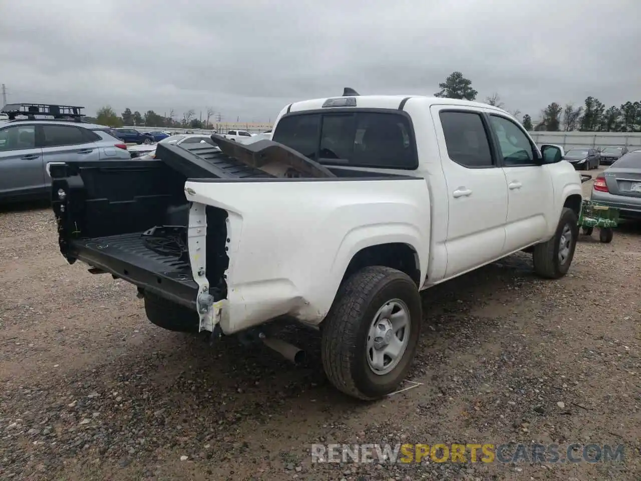 4 Фотография поврежденного автомобиля 3TYAX5GN8MT021443 TOYOTA TACOMA 2021