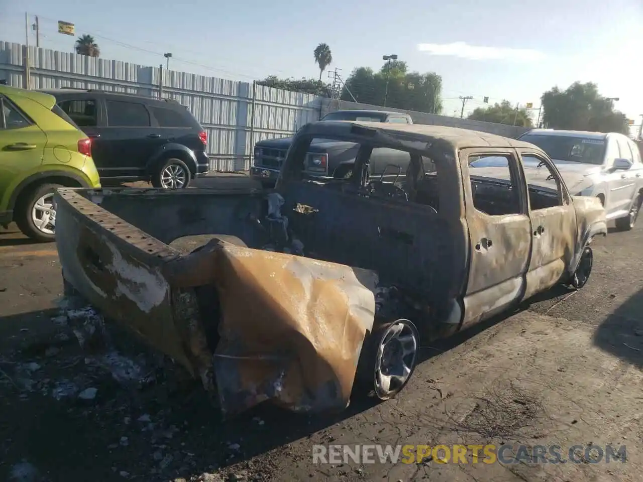 4 Photograph of a damaged car 3TYAX5GN9MT012136 TOYOTA TACOMA 2021