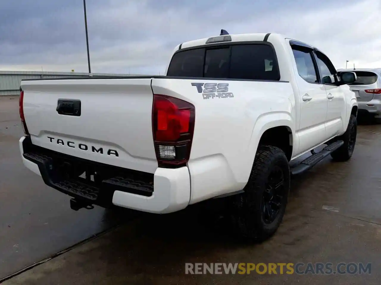 4 Photograph of a damaged car 3TYAX5GNXMT018074 TOYOTA TACOMA 2021