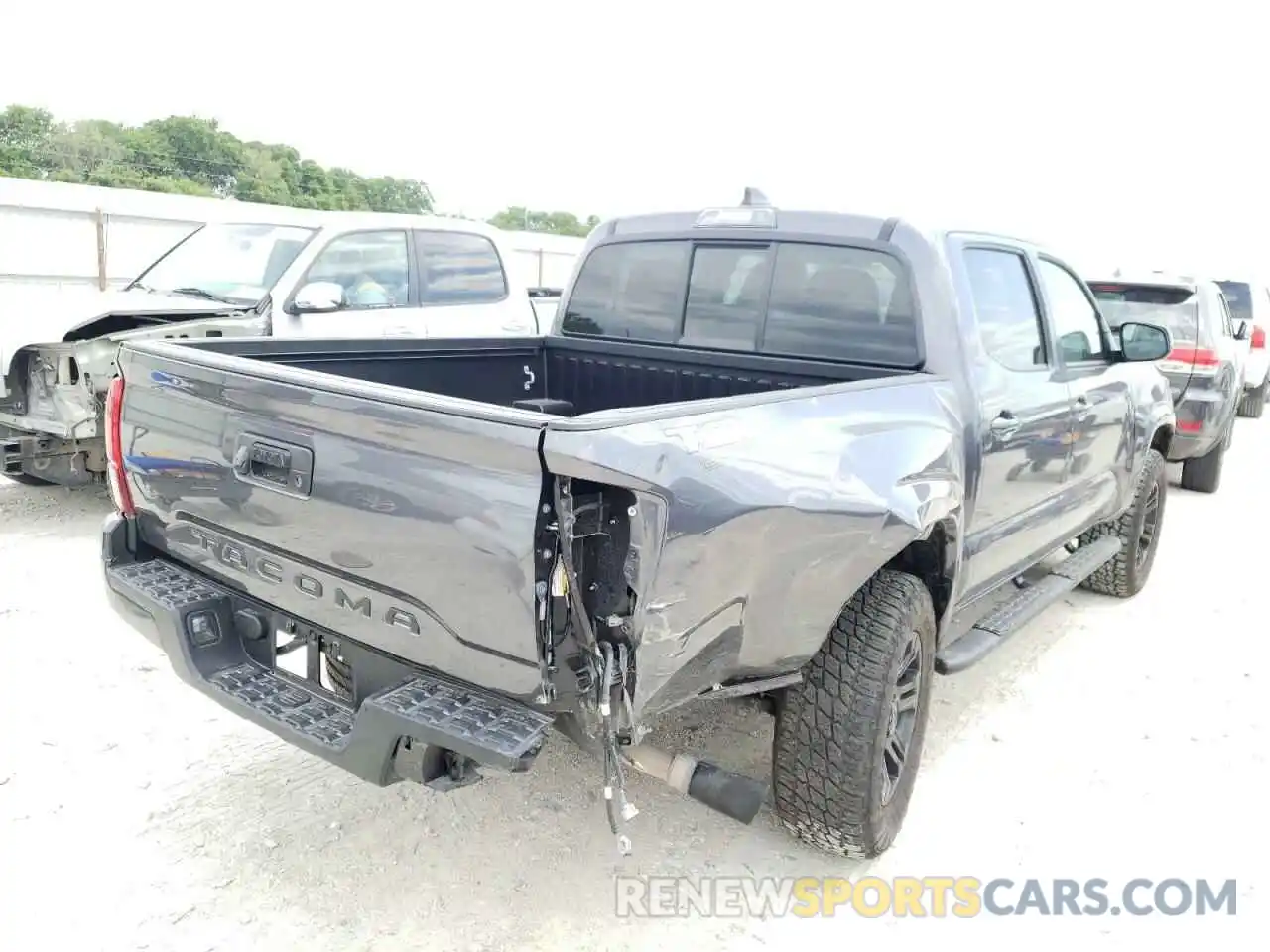 4 Photograph of a damaged car 3TYAX5GNXMT031696 TOYOTA TACOMA 2021