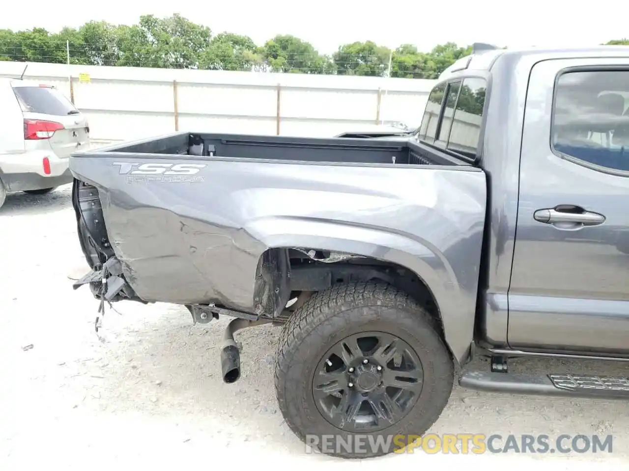 9 Photograph of a damaged car 3TYAX5GNXMT031696 TOYOTA TACOMA 2021