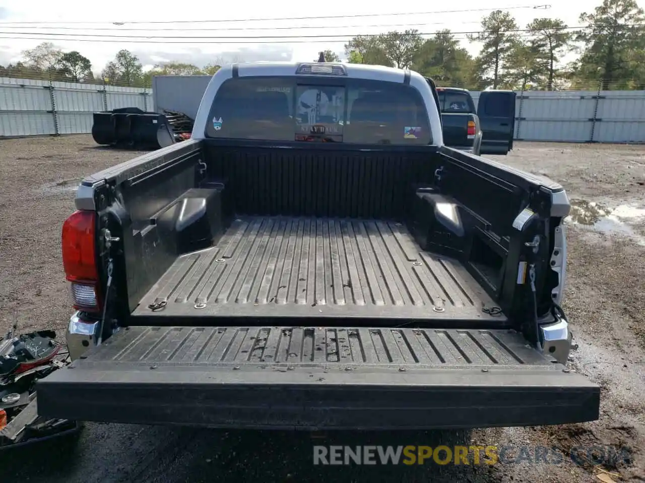 9 Photograph of a damaged car 3TYAZ5CN0MT004586 TOYOTA TACOMA 2021